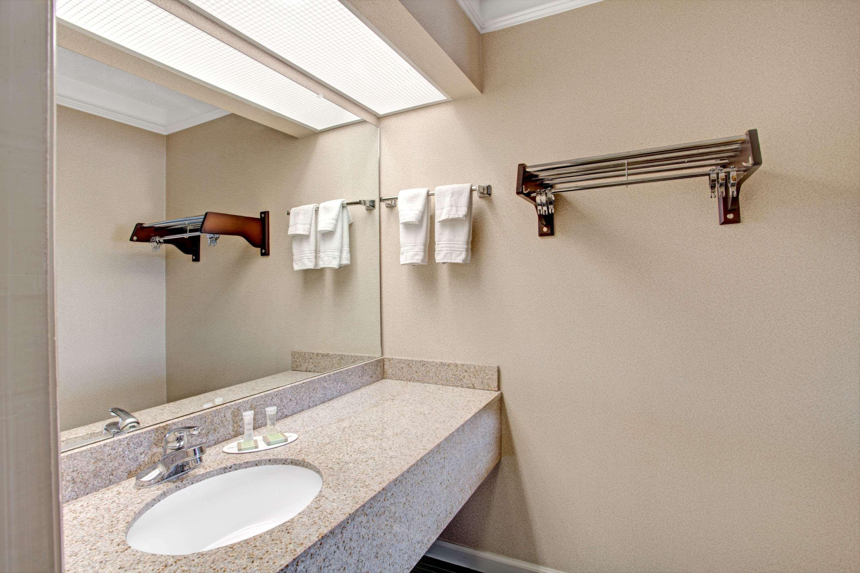 Super 8 By Wyndham Knoxville East Dış mekan fotoğraf