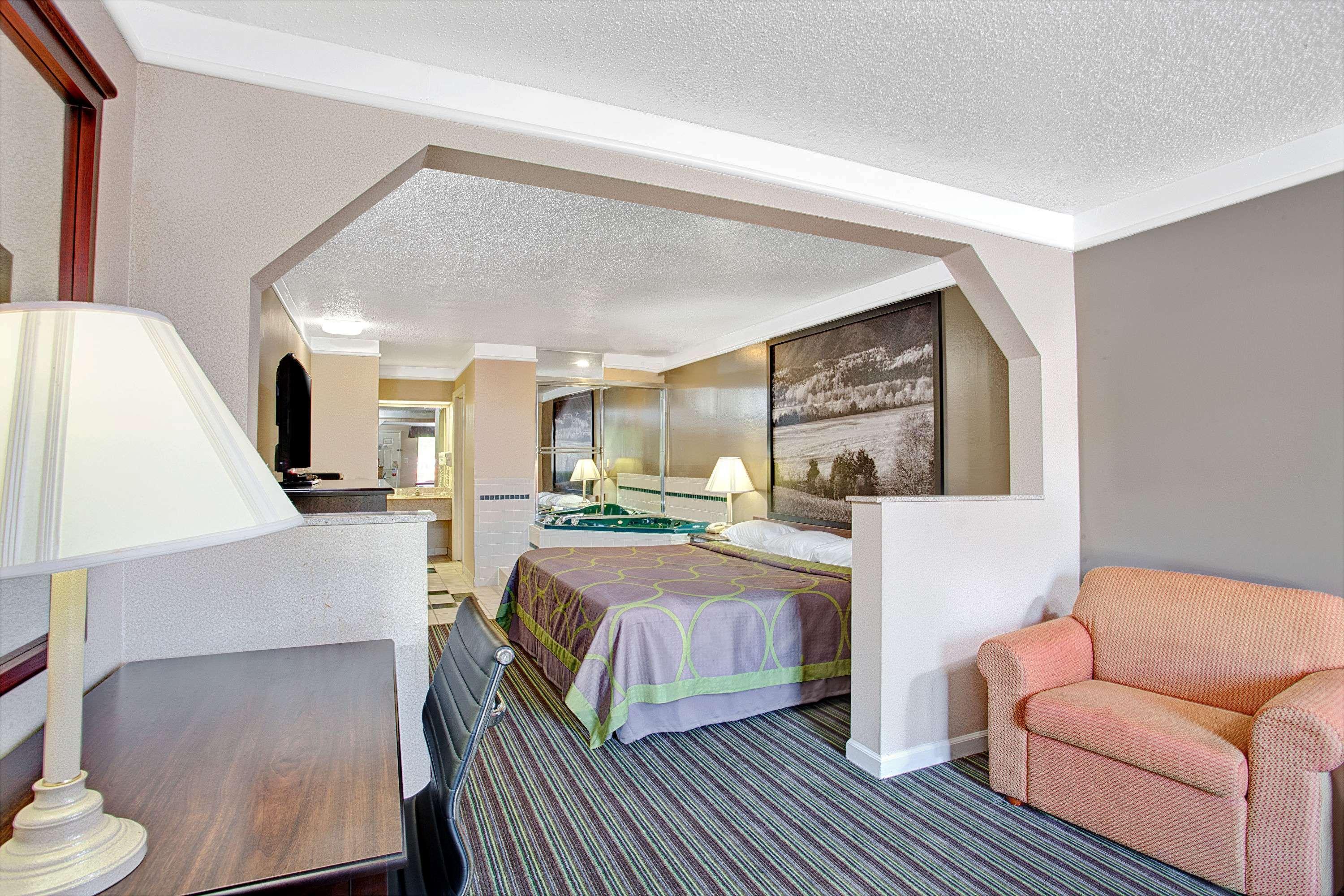 Super 8 By Wyndham Knoxville East Dış mekan fotoğraf