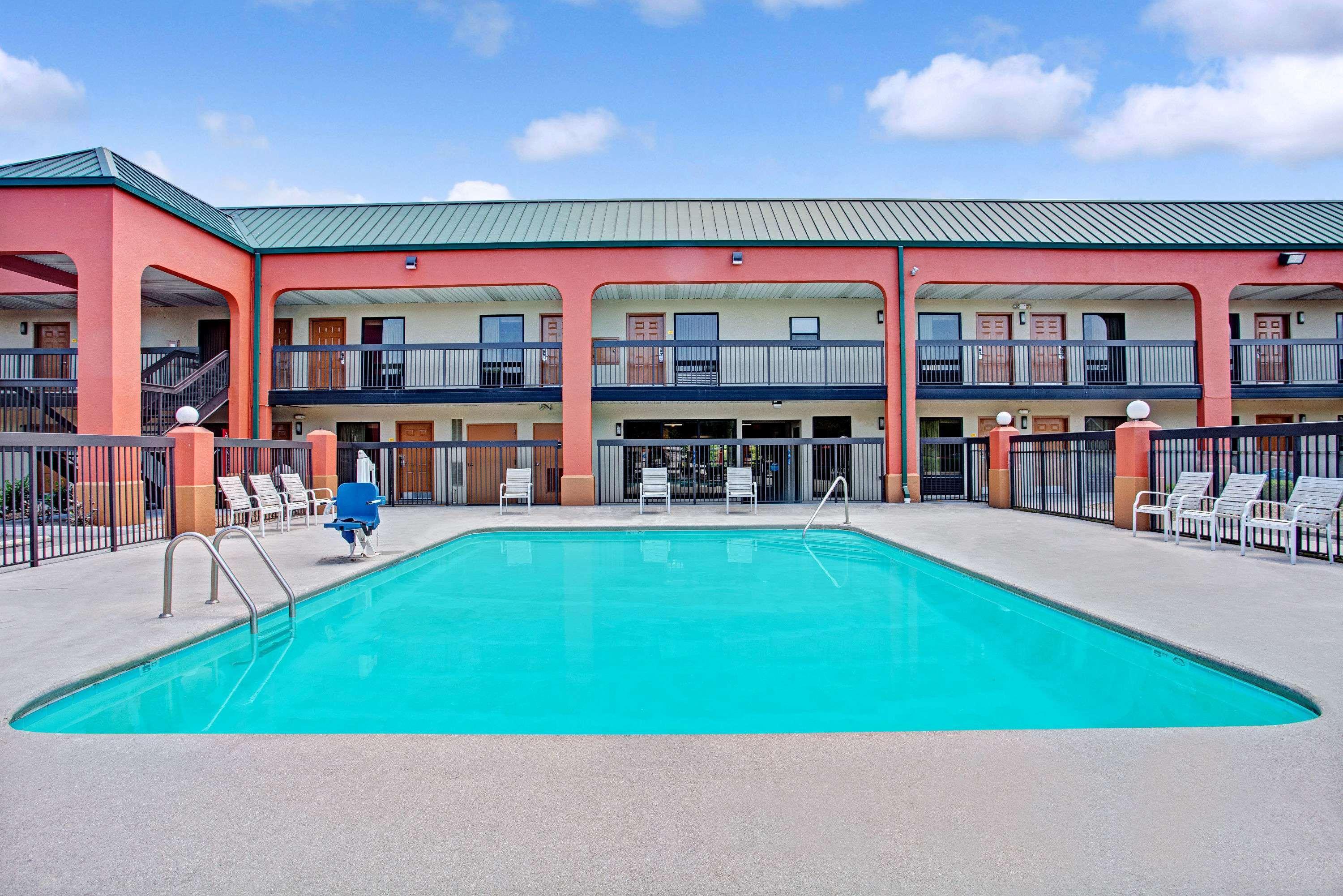 Super 8 By Wyndham Knoxville East Dış mekan fotoğraf