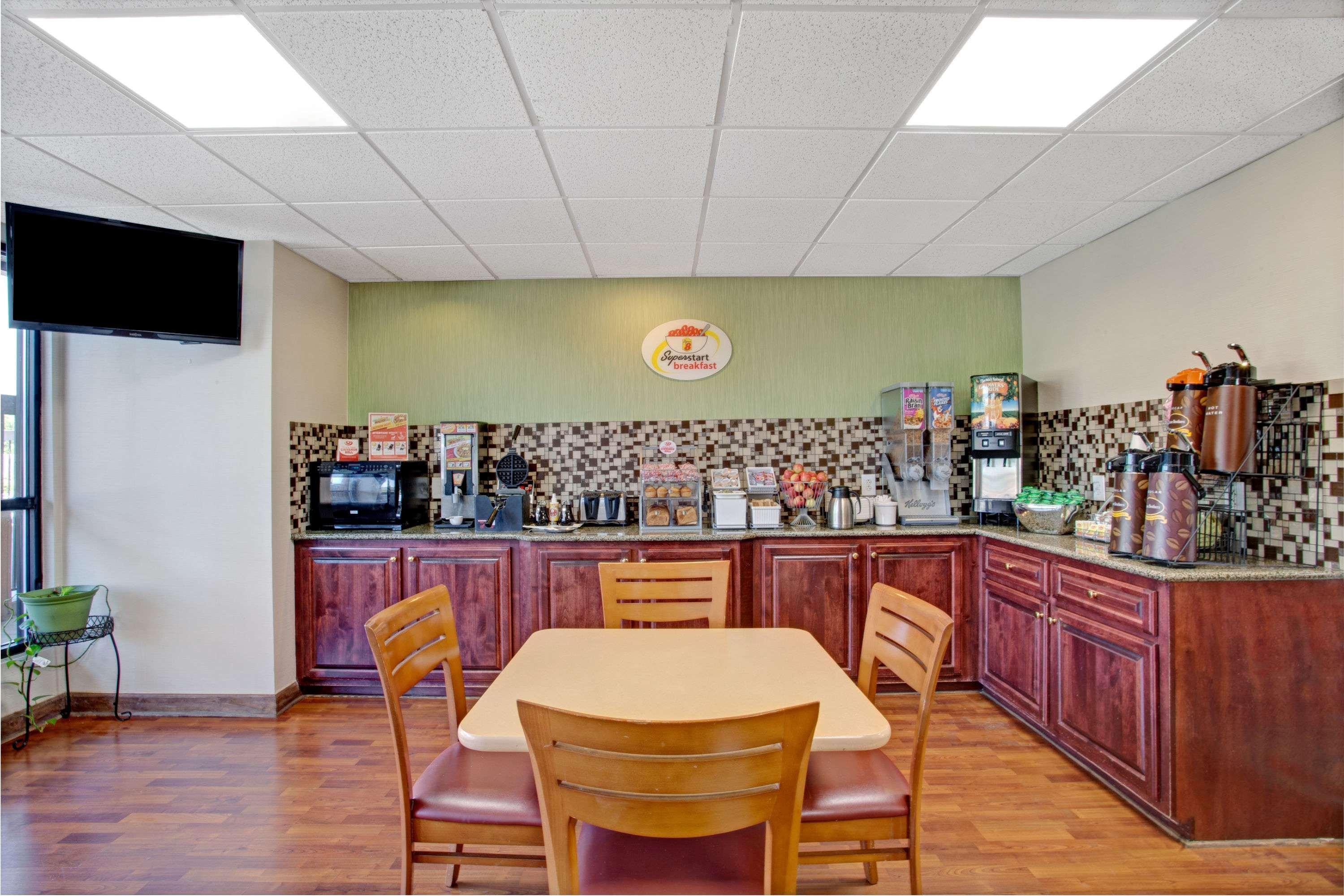 Super 8 By Wyndham Knoxville East Dış mekan fotoğraf
